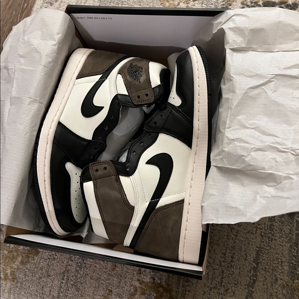 Brand New Jordan 1s box and Original receipt must have sneaker hard to come bye